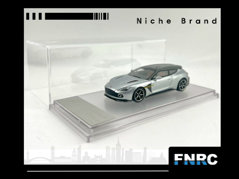 KM 奥斯頓馬丁 Zagato 旅行車銀色