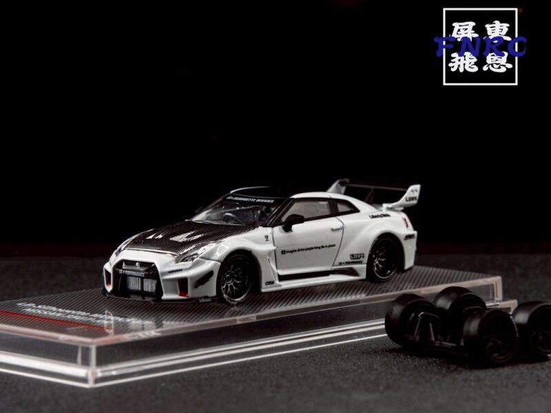超稀有絕版品 CM Model Nissan GTR R35 白色碳蓋