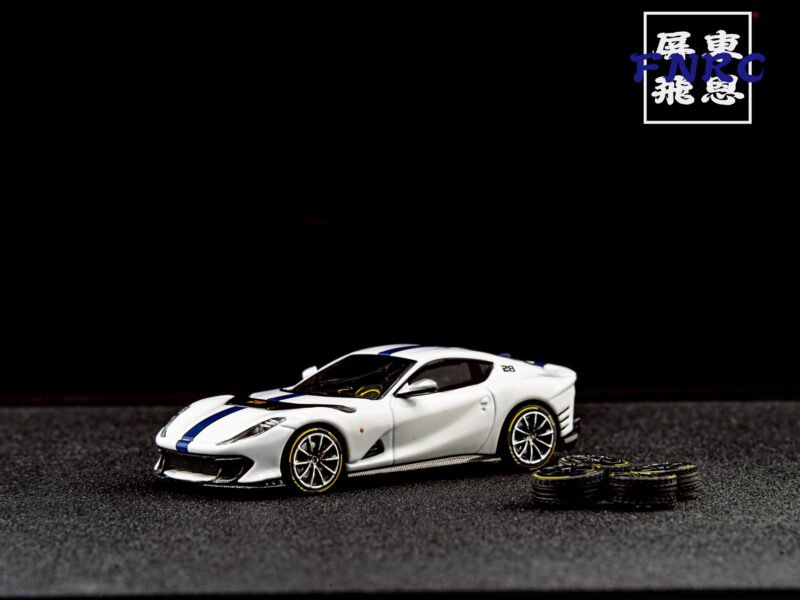 TOC 1/64 法拉利 812 BIANCO KING 白色藍條