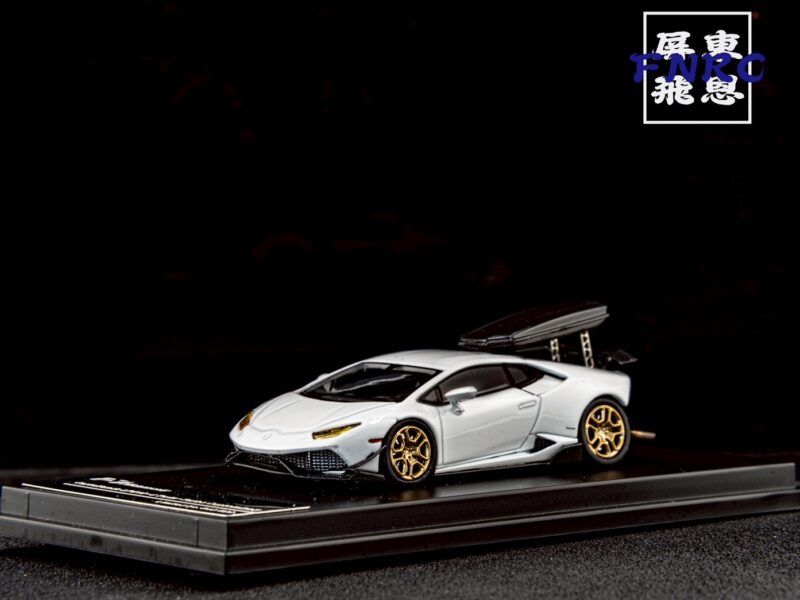 《絕版品》 FS 藍寶堅尼 爆改小牛 付車頂背包 《絕版品》 FS 藍寶堅尼 爆改小牛 付車頂背包