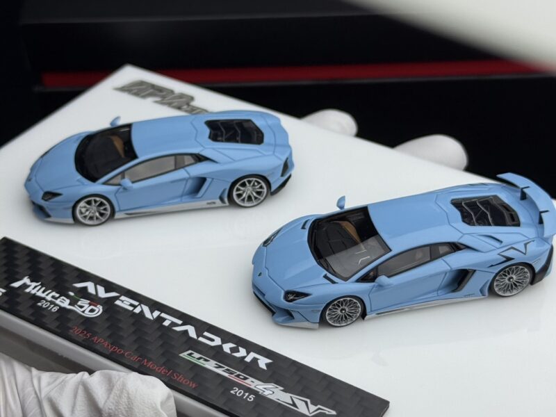 《車友代標》 Tardis 1/64 精品樹脂 佛山會展限定 LP700 & LP750 SV 淡藍雙色 《車友代標》 Tardis 1/64 精品樹脂 佛山會展限定 LP700 & LP750 SV 淡藍雙色