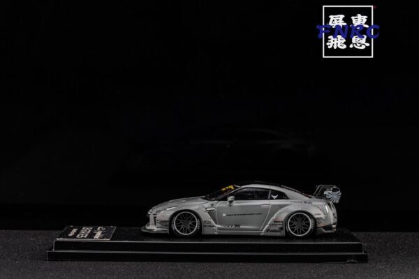 MC 1/64 Nissan GTR R35 戰鬥灰