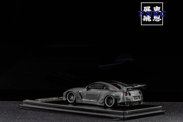 MC 1/64 Nissan GTR R35 戰鬥灰