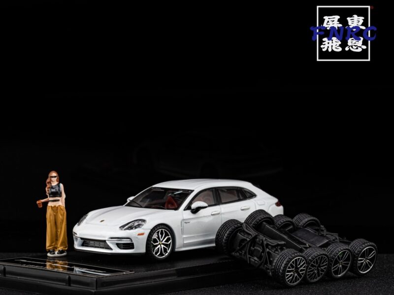 LT 1/64 保時捷 帕美 運動版本 珍珠白 附小配件+人偶