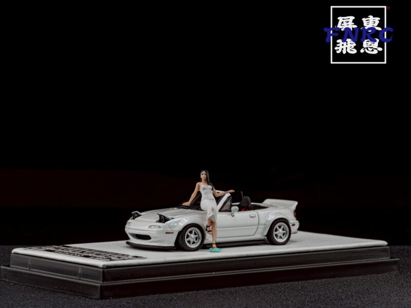 《絕版品》 TM 1/64 馬自達 MX-5 白色人偶版 跳燈可開