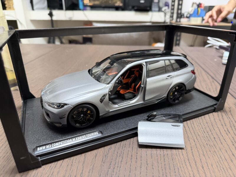 《瑕疵撿便宜》 Solido 1/18 合金 BMW M3 旅行車