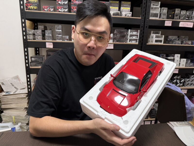 Kyosho 日本精商 1/12 超大台 法拉利 Testarossa 標準紅