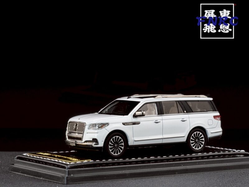 WTX 1/64 林肯領航員 全尺寸SUV白色 WTX 1/64 林肯領航員 全尺寸SUV白色
