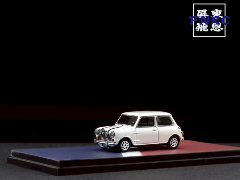 GCD 1/64 限定版 Austin Mini Coopers 象牙白 GCD 1/64 限定版 Austin Mini Coopers 象牙白