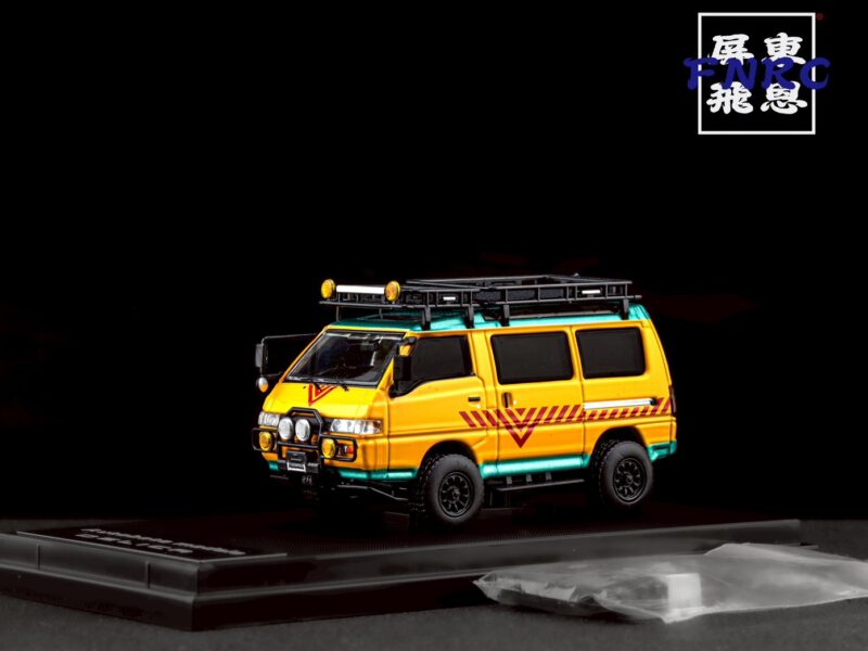 AM 1/64 三菱 得利卡 4x4 娃娃車 附小配件 AM 1/64 三菱 得利卡 4x4 娃娃車 附小配件