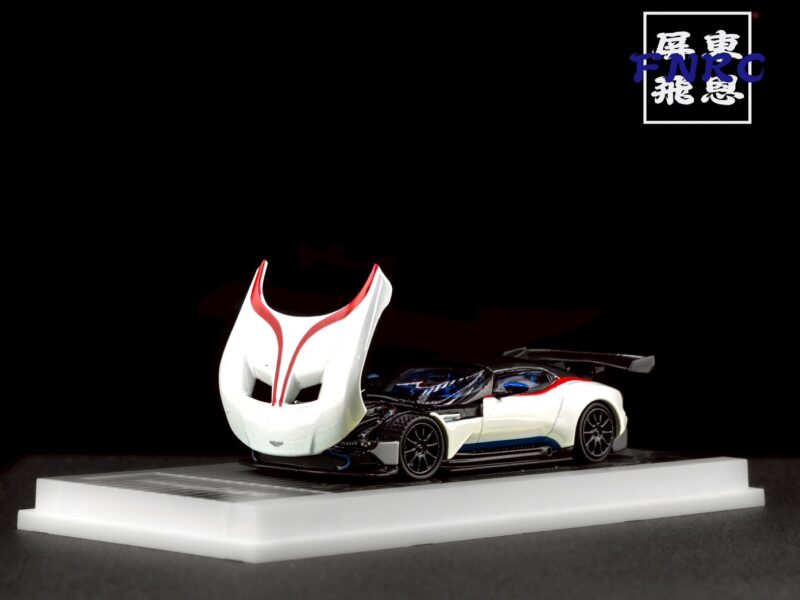 FW 奧斯頓馬丁 火神 引擎蓋可開 珍珠白 FW 奧斯頓馬丁 火神 引擎蓋可開 珍珠白