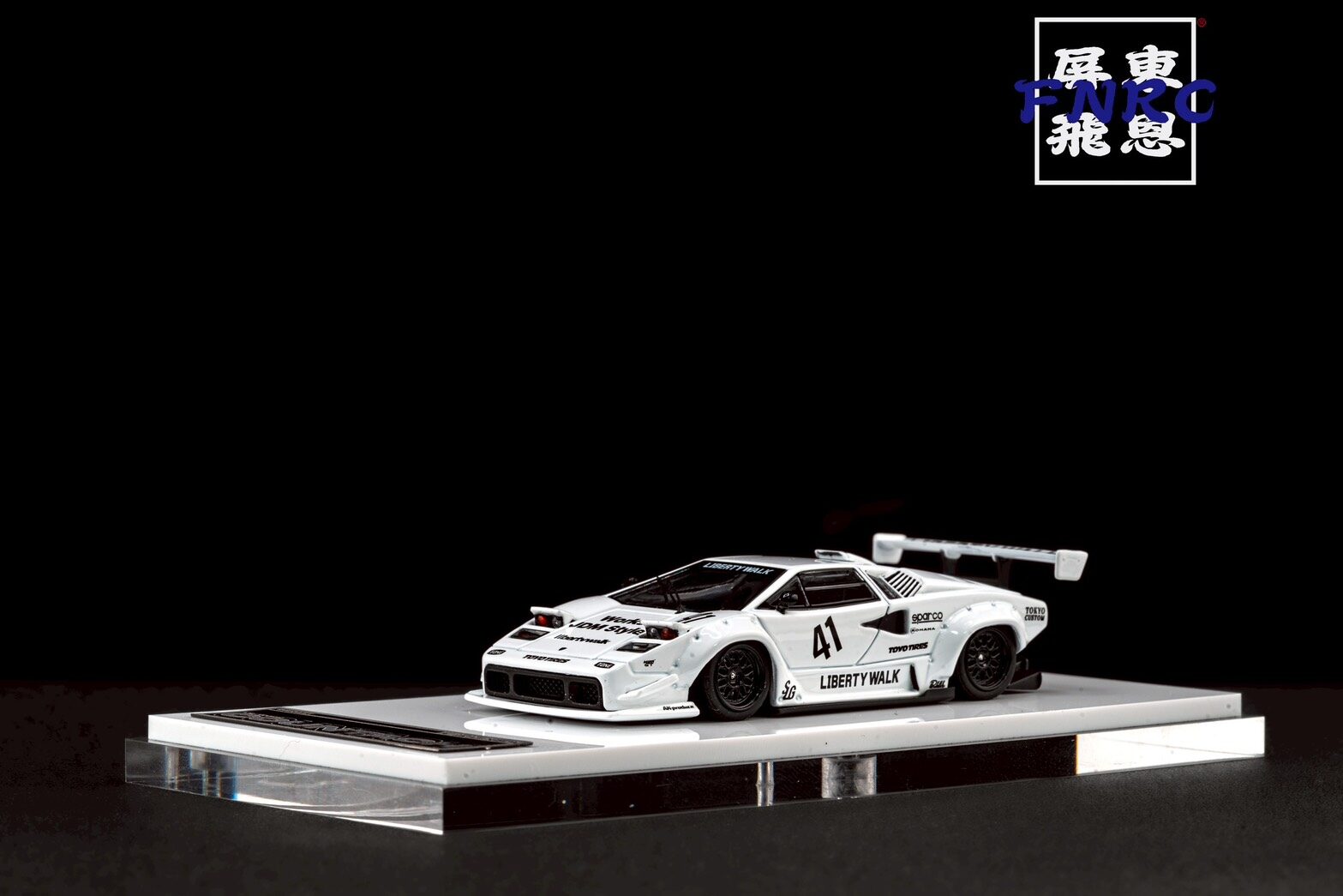 Vision64 Vision64 Lamborghini COUNTACH LP500 白色豪華版 跳燈可啟閉 - FNRC車庫