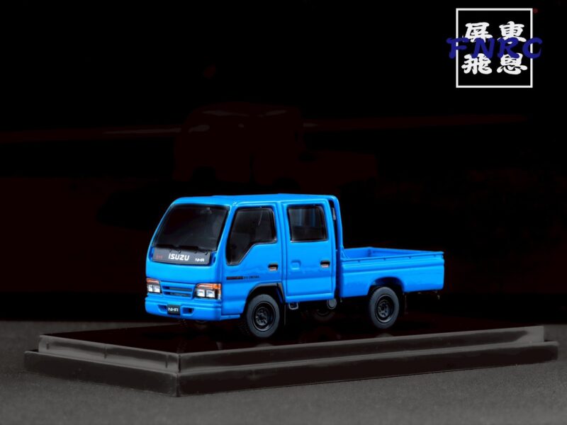 Model 1 1/64 Isuzu 四門藍色小貨車 Model 1 1/64 Isuzu 四門藍色小貨車