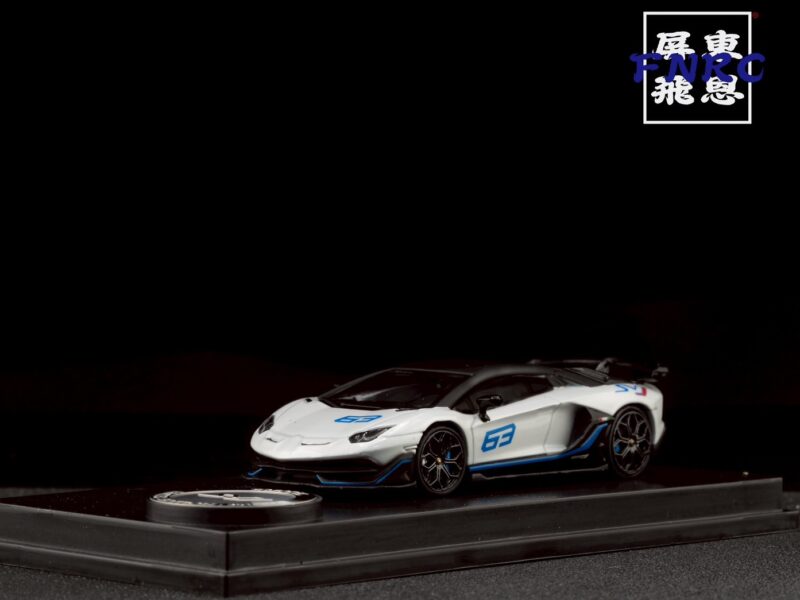 E Model 1/64 藍寶堅尼 LP770-4 SVJ 63 白色