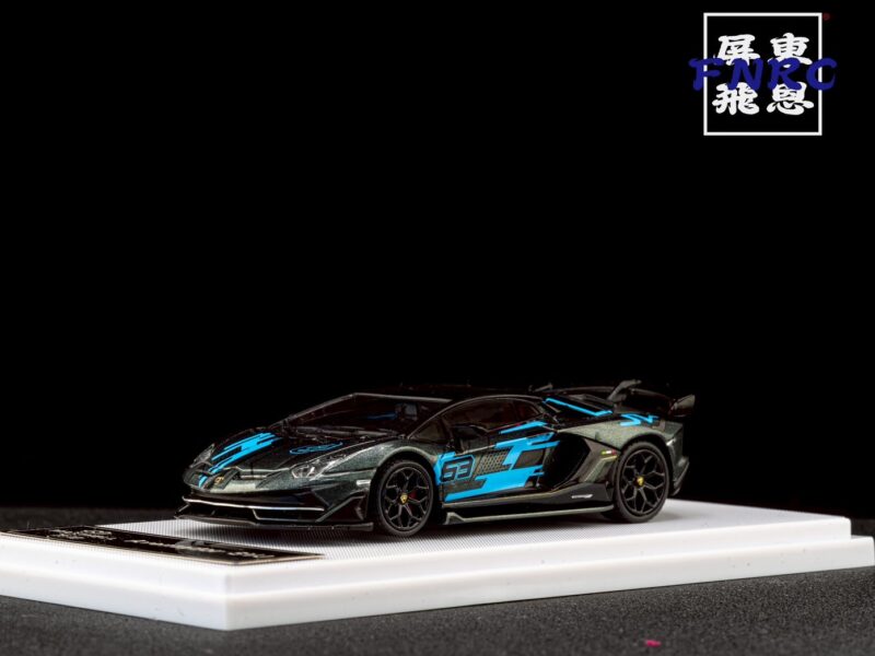 Maxwell 1/64 藍寶堅尼 Aventador SVJ63 灰色黑拉花