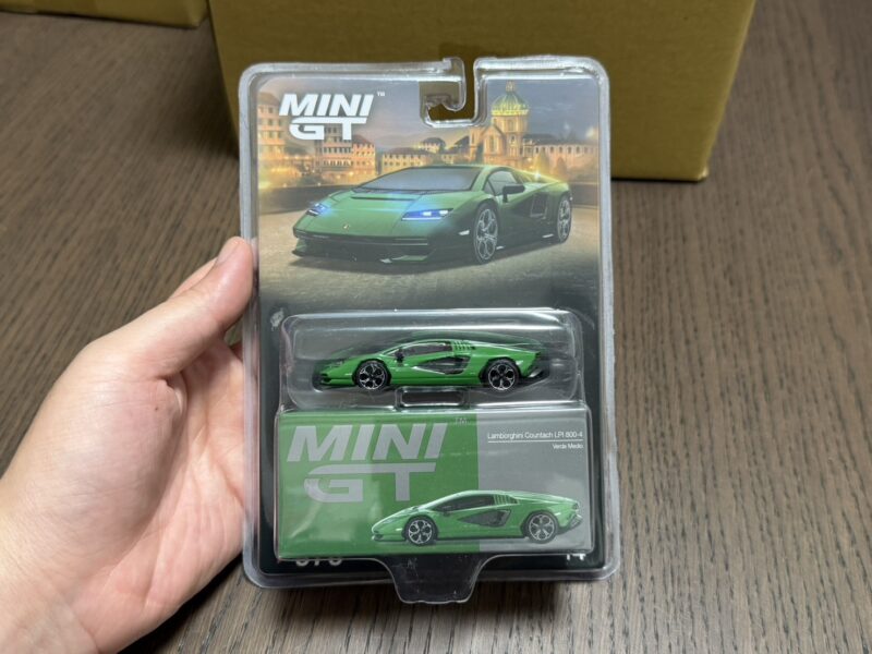 《車友代標》 MINI GT No.976 藍寶堅尼 Countach LPI800-4 綠色