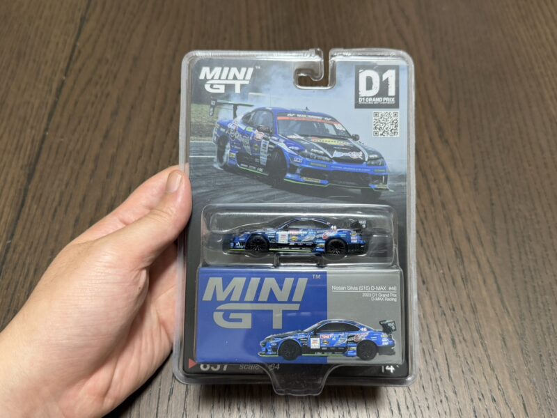 《車友代標》 MINI GT No.857 Nissan Silvia S15 D-MAX 2023 D1 Racing