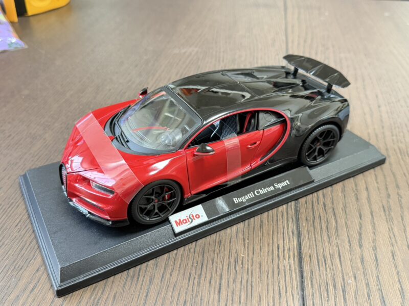 《車友代標》 Maisto 1/18 布加迪 Chiron Sport 紅黑