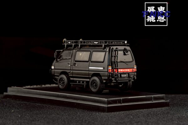 Autobots 1/64 三菱 達利卡 4x4 黑武士