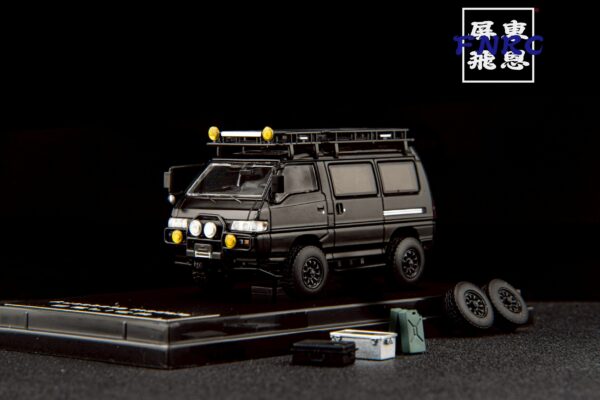 Autobots 1/64 三菱 達利卡 4x4 黑武士