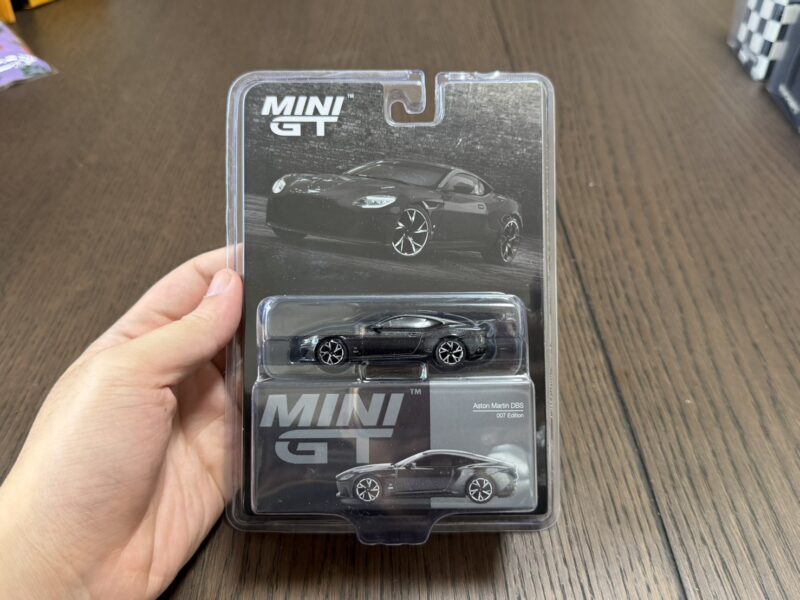 《車友代標》 Aston Martin No.1008 DBS 007 Edition 《車友代標》 Aston Martin No.1008 DBS 007 Edition