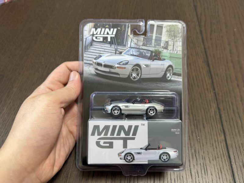 《車友代標》 MINI GT No.998 BMW Z8 《車友代標》 MINI GT No.998 BMW Z8