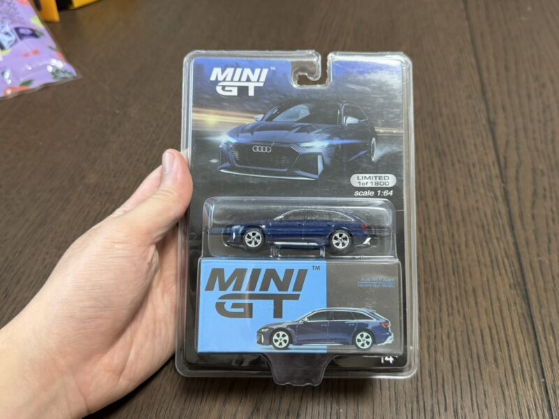 《車友代標》 MINI GT No.186 Audi RS6 Avant 旅行車 《車友代標》 MINI GT No.186 Audi RS6 Avant 旅行車