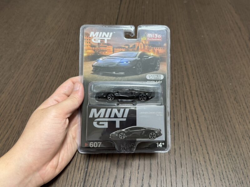 《車友代標》 MINI GT No.607 藍寶堅尼 LPI800-4 黑牛 《車友代標》 MINI GT No.607 藍寶堅尼 LPI800-4 黑牛
