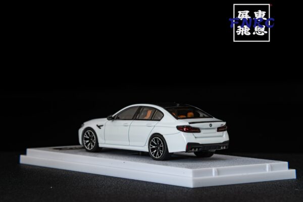 HM BMW M5 F90 雪山白