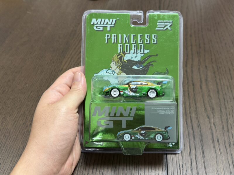 《車友代標》 Nissan 印尼三神 GTR 35GT-RR x MIZU Dlecast 《車友代標》 Nissan 印尼三神 GTR 35GT-RR x MIZU Dlecast