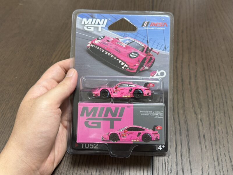 《車友代標》 MINI GT No.1052 保時捷 911 GT3 R #77 粉恐龍 《車友代標》 MINI GT No.1052 保時捷 911 GT3 R #77 粉恐龍