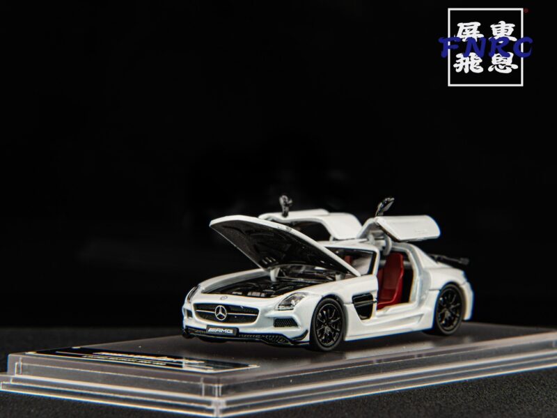 《海外調回絕版品》 FW 1/64 賓士 SLS 白色 鷗翼門 三開