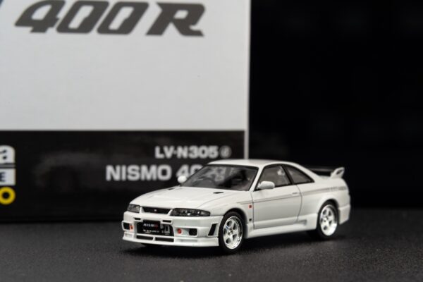 TLV 1/64 精品級 Nissan GTR R33 400R 白色