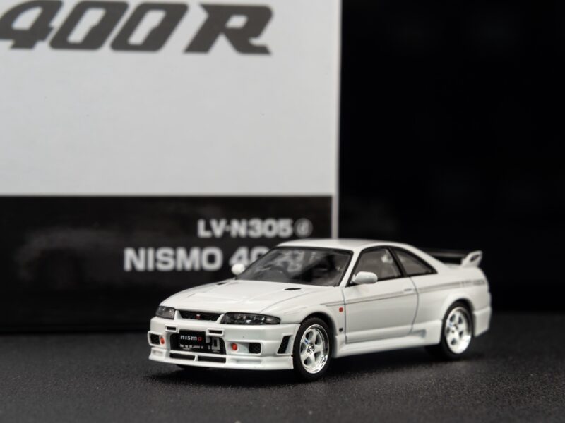 TLV 1/64 精品級 Nissan GTR R33 400R 白色