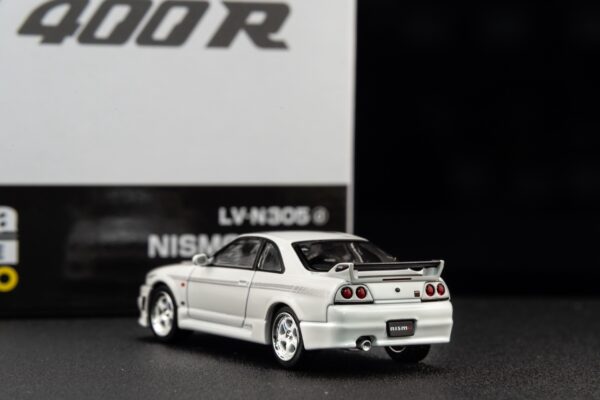 TLV 1/64 精品級 Nissan GTR R33 400R 白色