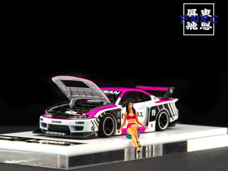 《海外調回絕版品》 TPC 1/64 Nissan LBWK S15 人偶版 引擎蓋可開 《海外調回絕版品》 TPC 1/64 Nissan LBWK S15 人偶版 引擎蓋可開