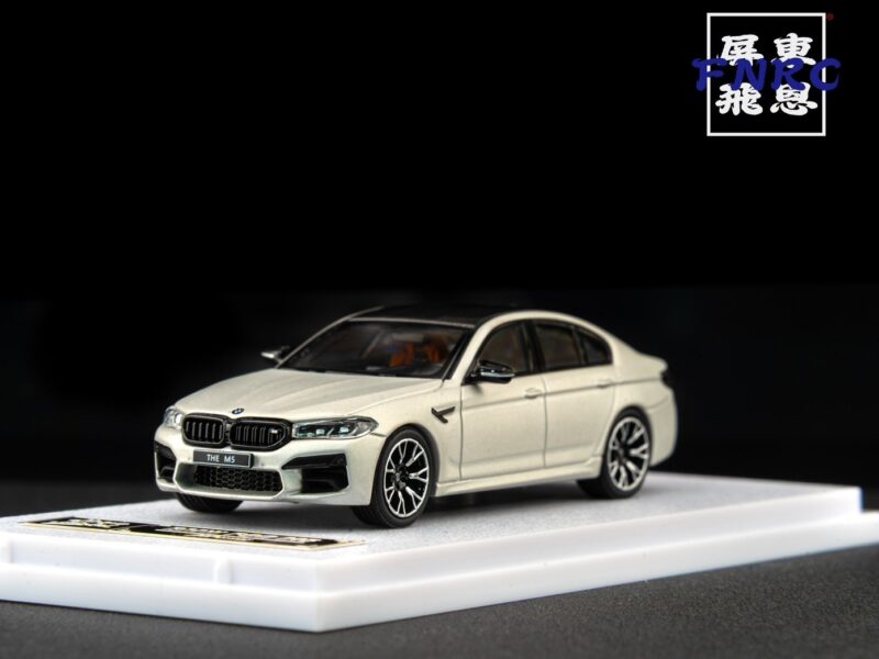Howie Model 1/64 BMW M5 F90 磨砂暗銀