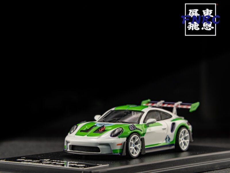 SIXTY FOUR 1/64 保時捷 992 GT3 RS 巴斯光年