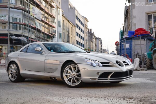 《車友代標！》Maisto 1/18 Mercedes-Benz SLR McLaren 照片真的太難找 請看影片為主