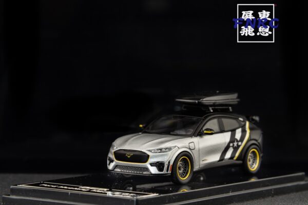 GCD 1/64 福特 電馬 零戰塗裝