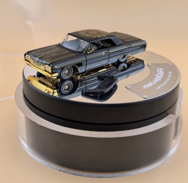 《車友代標》 佛山會展限定 1/64 Fine Works 英帕拉 黑金塗裝 豪華版 附電動旋轉平台