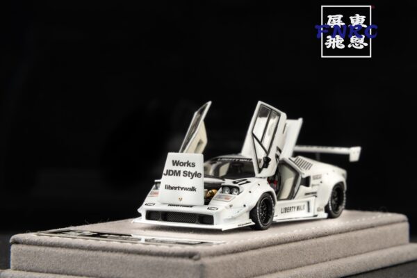 《車友代標》 TOPART 1/64 藍寶堅尼 LBWK  COUNTACH 亮光白 合金全可開