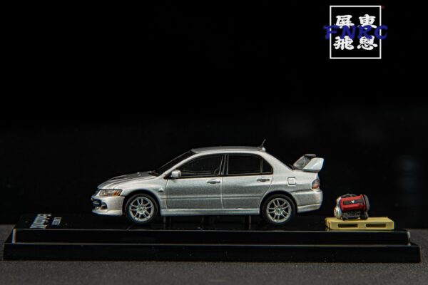 《車友代標》 HJ64 三菱 EVO9 GSR銀色 附引擎擺件