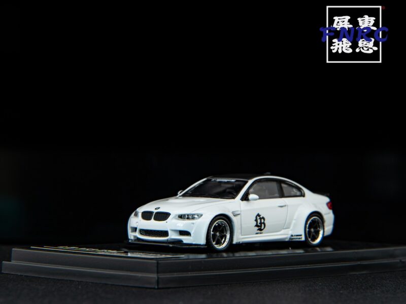 《車友代標》 Fine model 1/64 BMW LBWK E92 M3 白色 《車友代標》 Fine model 1/64 BMW LBWK E92 M3 白色