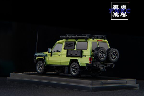 《車友代標》 AM 1/64 Toyota 蘭德庫洛澤 綠色 越野豪華版 附配件