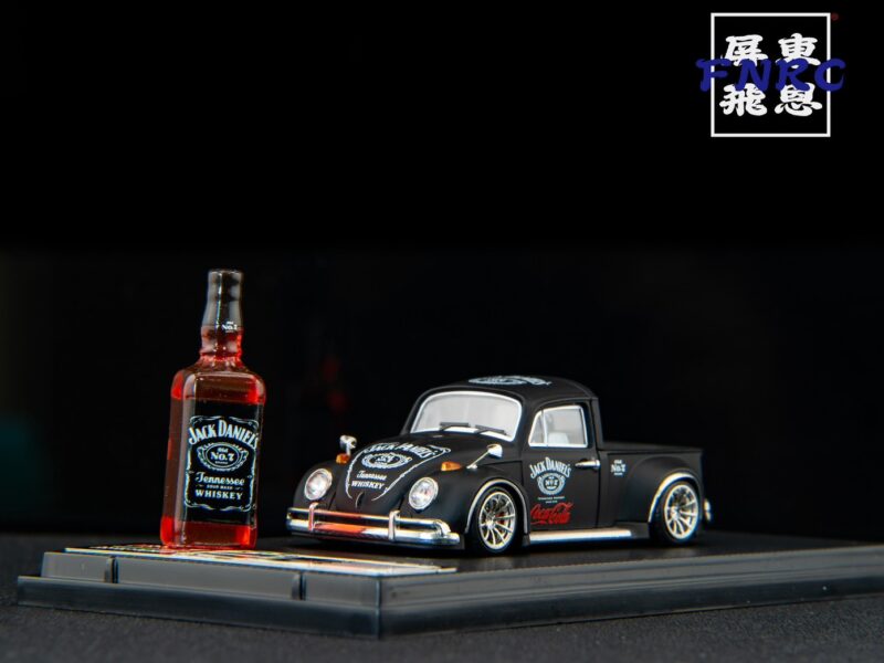 《車友代標》 Liberty 1/64 金龜皮卡 伏特加塗裝 附配件 《車友代標》 Liberty 1/64 金龜皮卡 伏特加塗裝 附配件